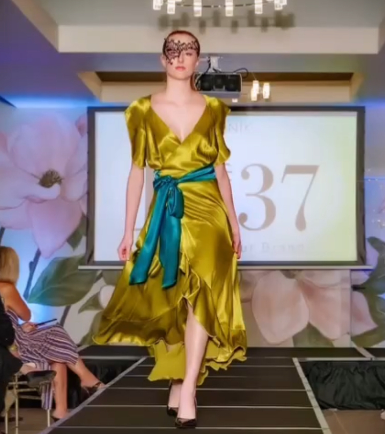 3/4 Sleeve Olive Oil Flow Dress